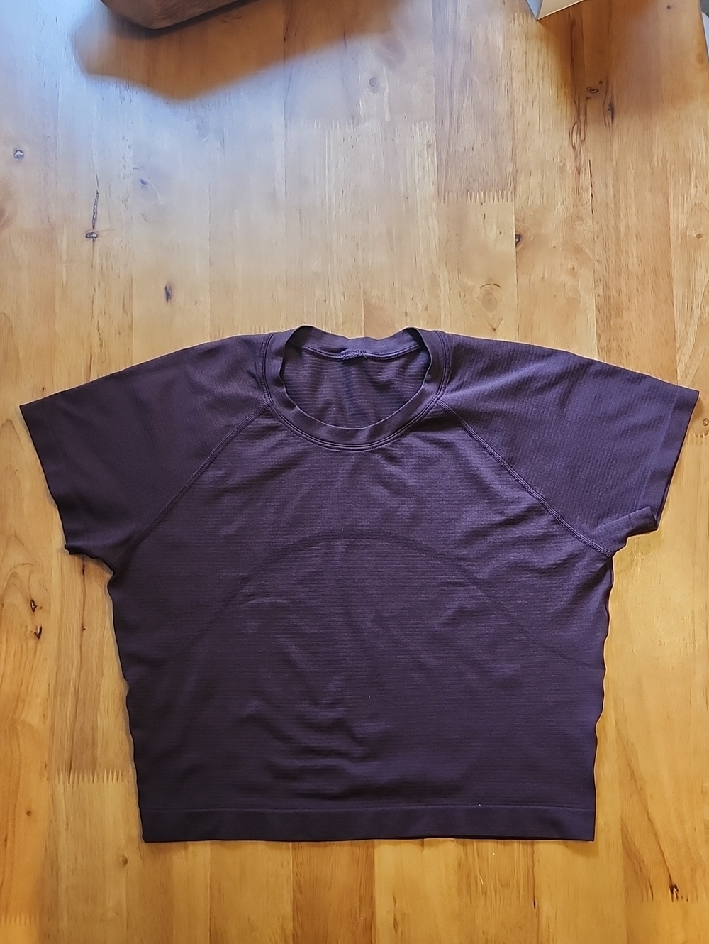 Lululemon Swiftly Tech Cropped Short-Sleeve Shirt Magenta/Size 6